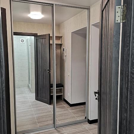 Новая Квартира На Пр. Соборном Возле Зну Zaporizhia Ngoại thất bức ảnh